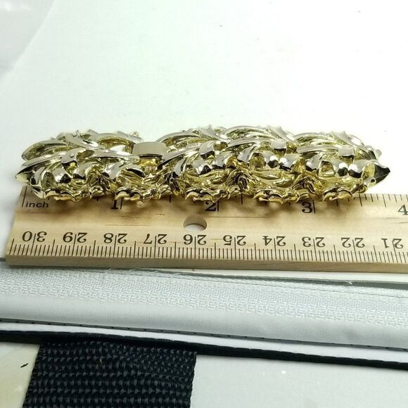 Vintage Coro Pegasus Wide Gold Tone Panel Bangle Bracelet, Stacking Signed - Picture 5 of 6